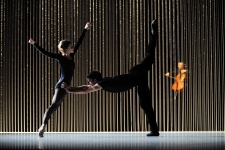 Ballet_Jiri-Kylian_One-of-a-kind_Opera-Lyon5.jpg